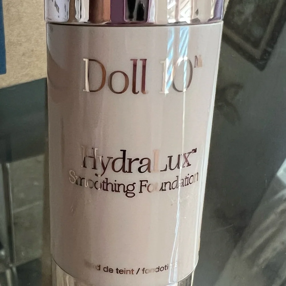 Doll 10 LT MEDIUM HydraLux Smoothing Foundation 1 oz. (Made in Italy) NEW